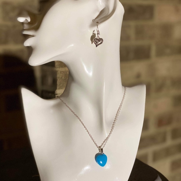 Necklace - Picture 2 of 2